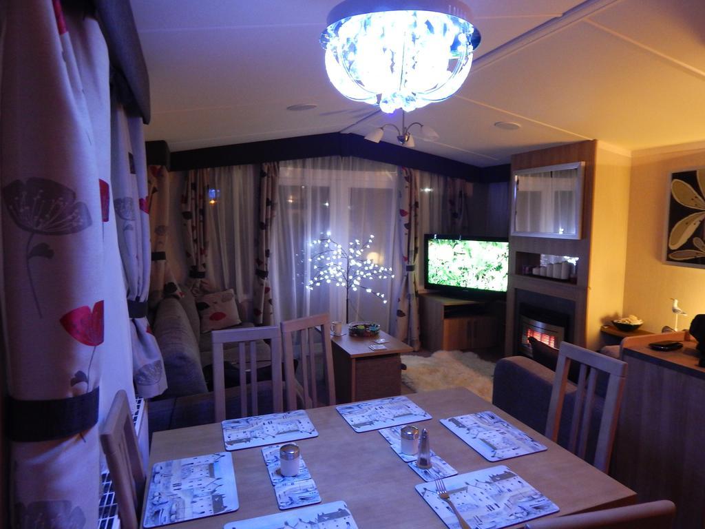 Presthaven Sands Holiday Park 3 And 2 Bed Caravans Prestatyn Room photo