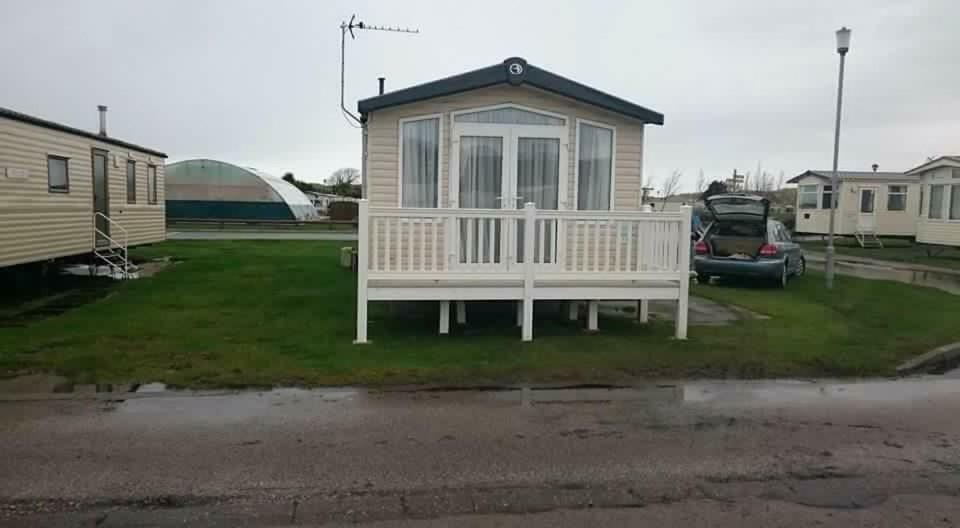 Presthaven Sands Holiday Park 3 And 2 Bed Caravans Prestatyn Exterior photo